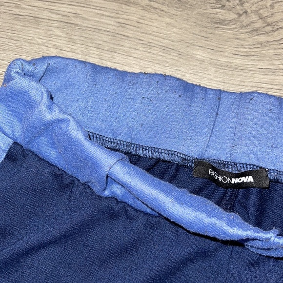 Medium Fashion Nova cropped top & pants set - Picture 5 of 11